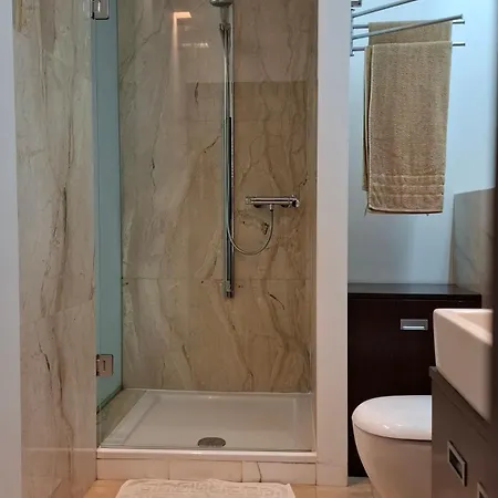 Metro Wilanowska 24h Reception Апартаменты *