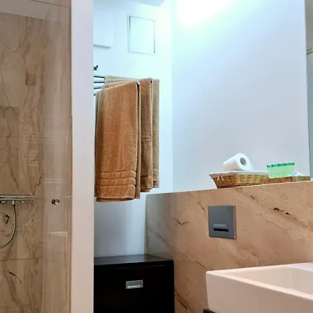 Metro Wilanowska 24h Reception Varsóvia