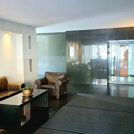 Metro Wilanowska 24h Reception * Varsovia