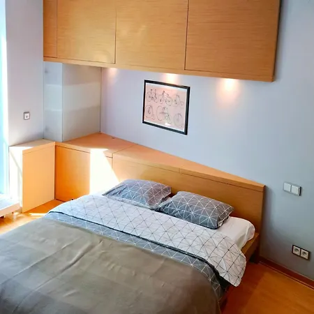 Metro Wilanowska 24h Reception * Varsovia