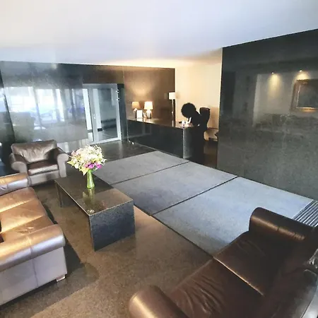 Metro Wilanowska 24h Reception * Varsovia