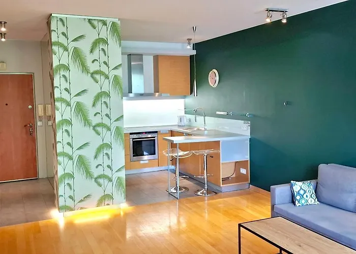 Metro Wilanowska 24h Reception Varsovia